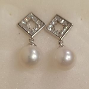 #ST45 (Authentic Pearls) earrings w/ pearls & diamond shape(Dangling)